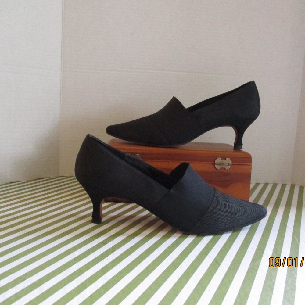 Perspective Pumps - Picture 7 of 13